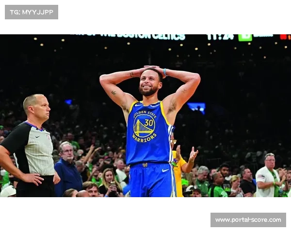勇士第三节一波流，库里连续三分打停独行侠