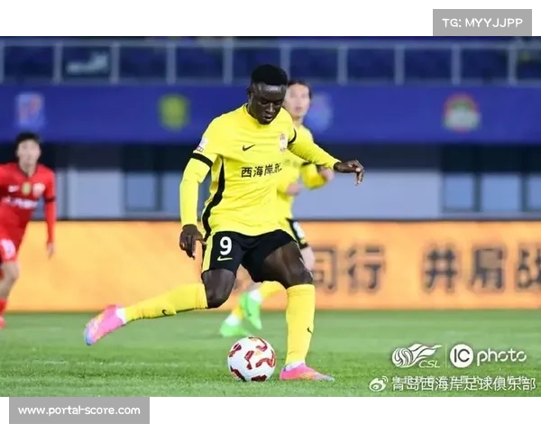 青岛西海岸3-3逼平上海海港，阿齐兹梅开二度